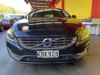 2016 Volvo V60 - Thumbnail