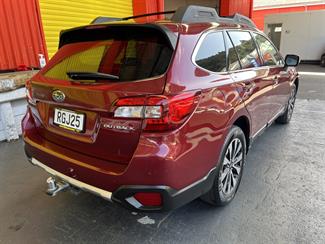 2016 Subaru Outback - Thumbnail