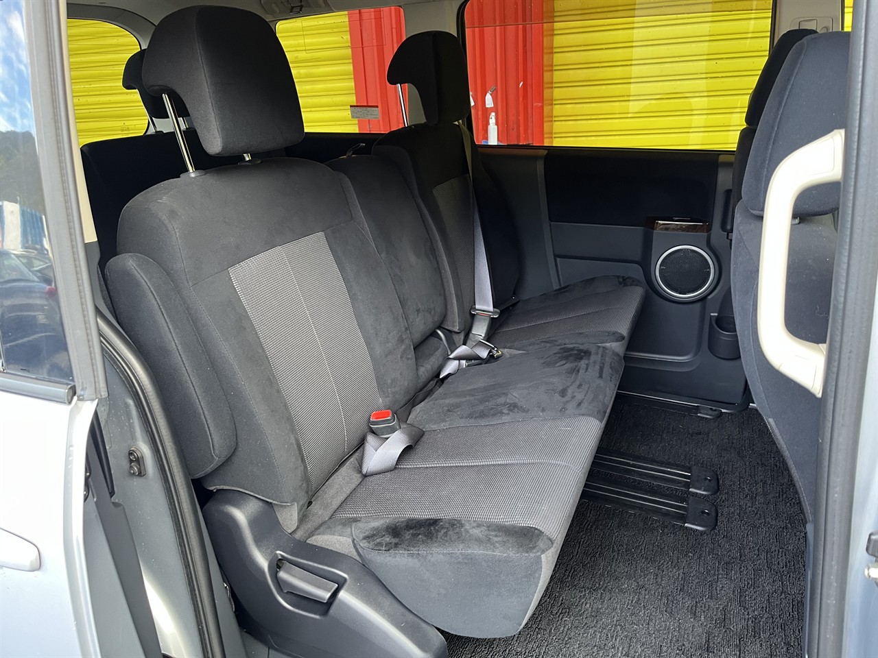 2009 Mitsubishi DELICA