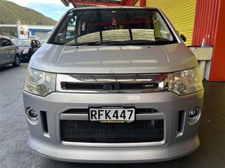 2009 Mitsubishi DELICA - Thumbnail