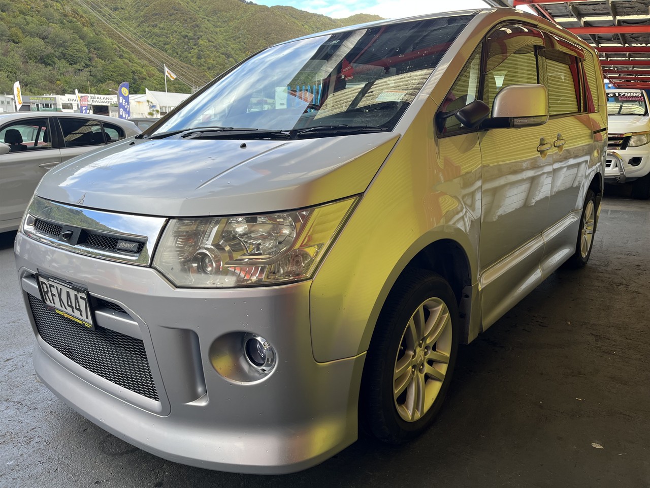 2009 Mitsubishi DELICA