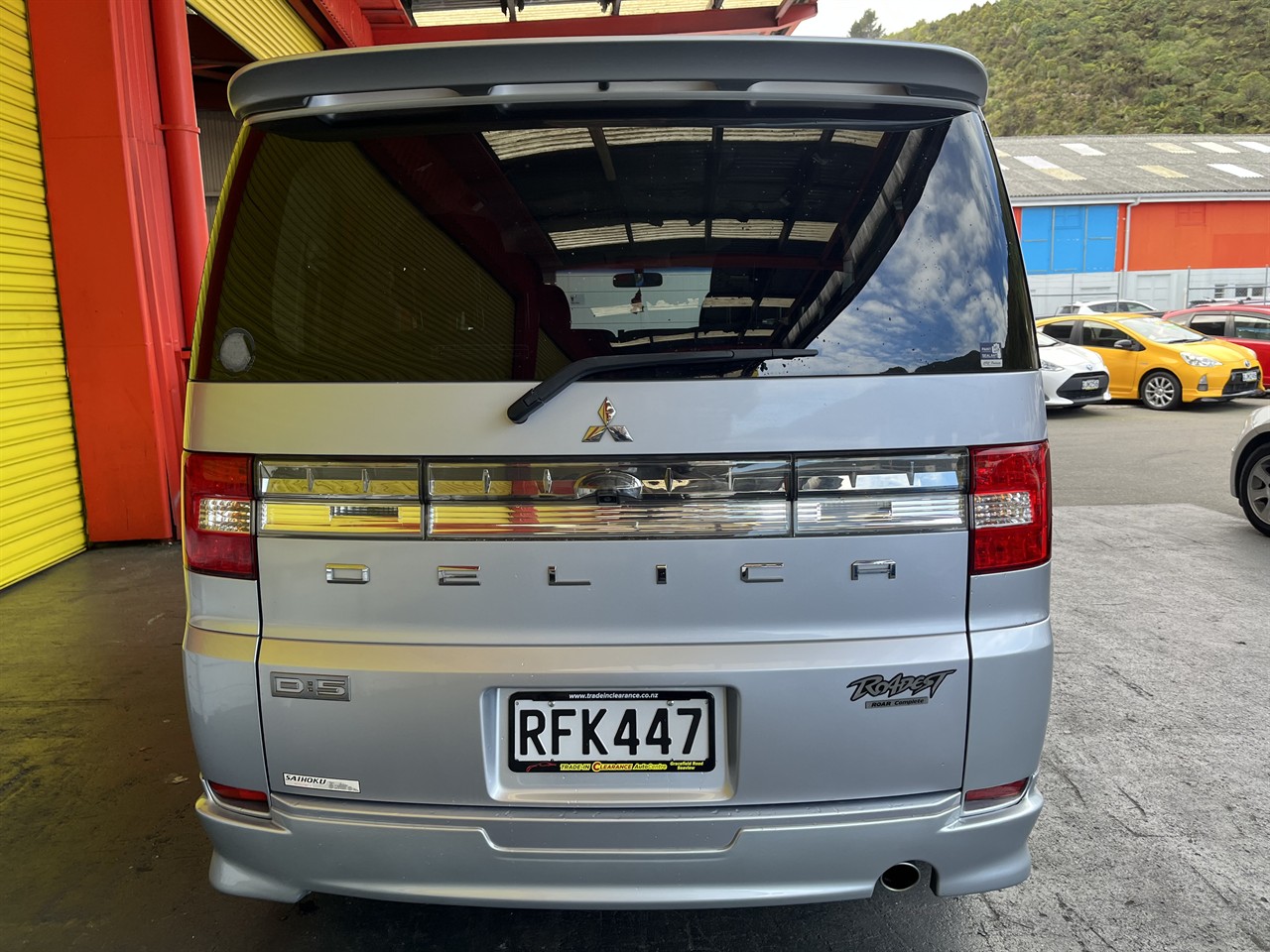 2009 Mitsubishi DELICA
