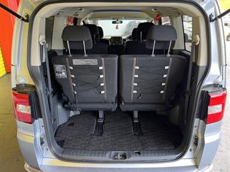 2009 Mitsubishi DELICA - Thumbnail