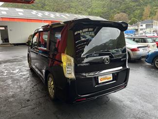 2012 Honda STEPWAGON - Thumbnail