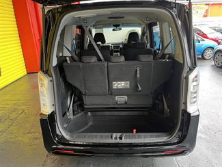 2012 Honda STEPWAGON - Thumbnail