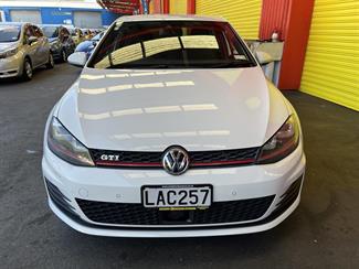 2014 Volkswagen Golf - Thumbnail