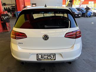 2014 Volkswagen Golf - Thumbnail