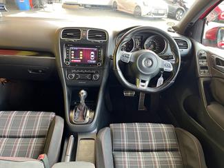2009 Volkswagen Golf - Thumbnail