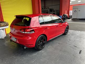 2009 Volkswagen Golf - Thumbnail