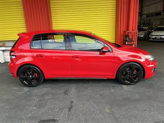 2009 Volkswagen Golf - Thumbnail