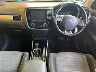 2016 Mitsubishi Outlander - Thumbnail