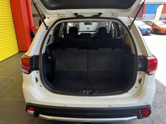 2016 Mitsubishi Outlander - Thumbnail