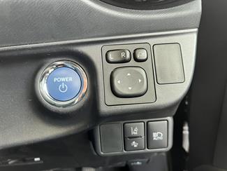 2016 Toyota AQUA - Thumbnail