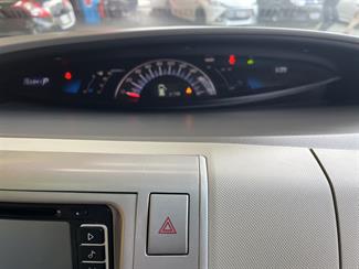 2006 Toyota Estima - Thumbnail