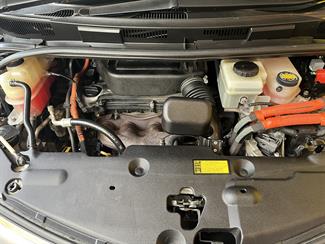 2006 Toyota Estima - Thumbnail