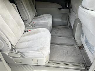 2006 Toyota Estima - Thumbnail