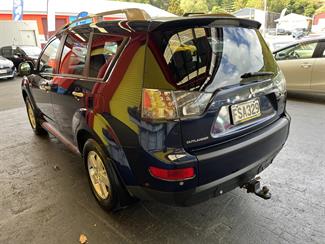 2010 Mitsubishi Outlander - Thumbnail