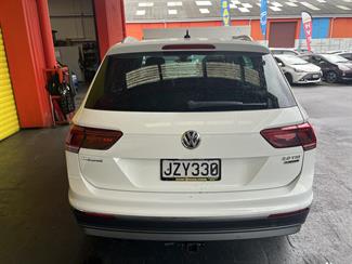 2016 Volkswagen Tiguan - Thumbnail
