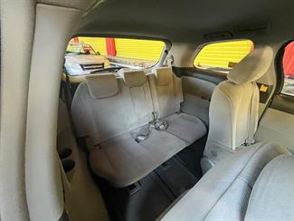 2006 Toyota Estima - Thumbnail