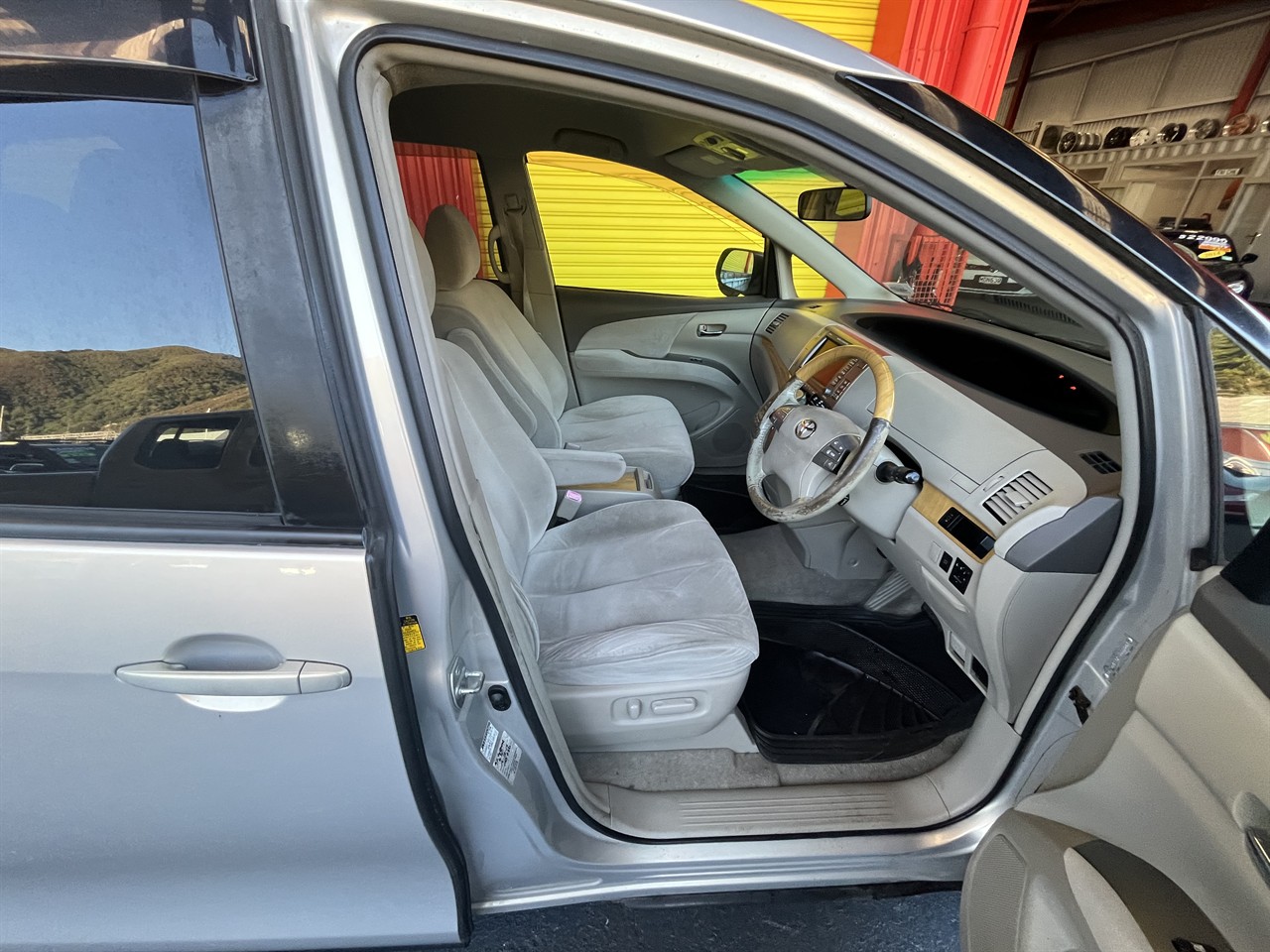 2006 Toyota Estima