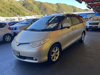 2006 Toyota Estima - Thumbnail