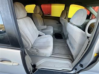 2006 Toyota Estima - Thumbnail