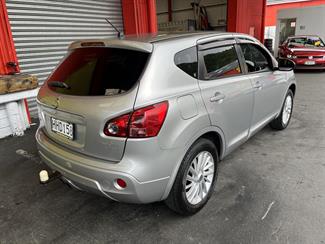 2010 Nissan Dualis - Thumbnail