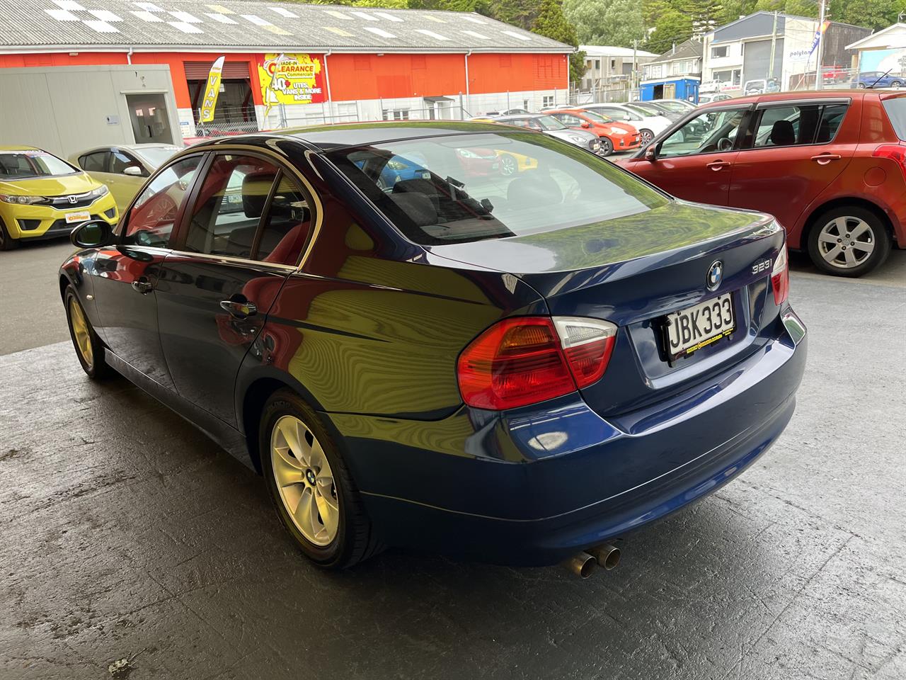 2005 BMW 323I