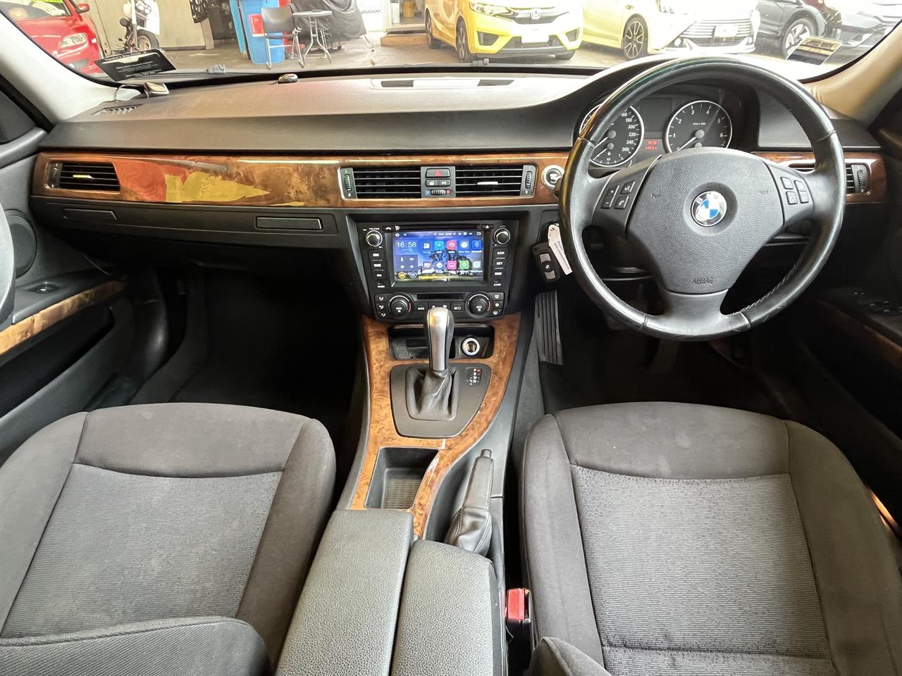 2005 BMW 323I