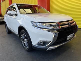 2017 Mitsubishi Outlander - Thumbnail