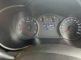 2014 Kia Carens - Thumbnail