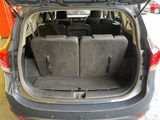 2014 Kia Carens - Thumbnail