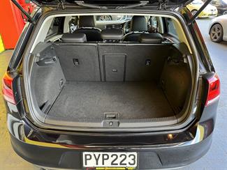 2013 Volkswagen Golf - Thumbnail