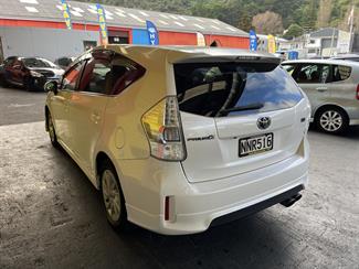 2012 Toyota Prius - Thumbnail